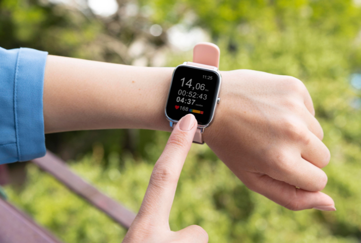 Smartwatch displays resting heart rate